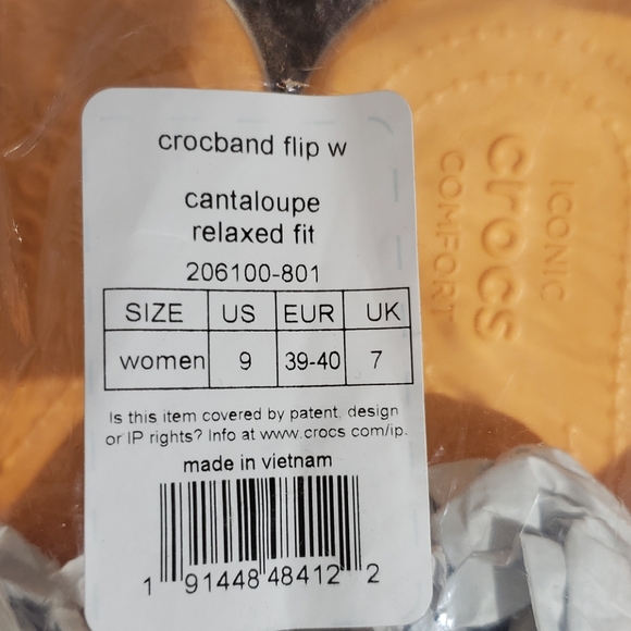 NWT Womens Croc flip flops - Picture 2 of 3